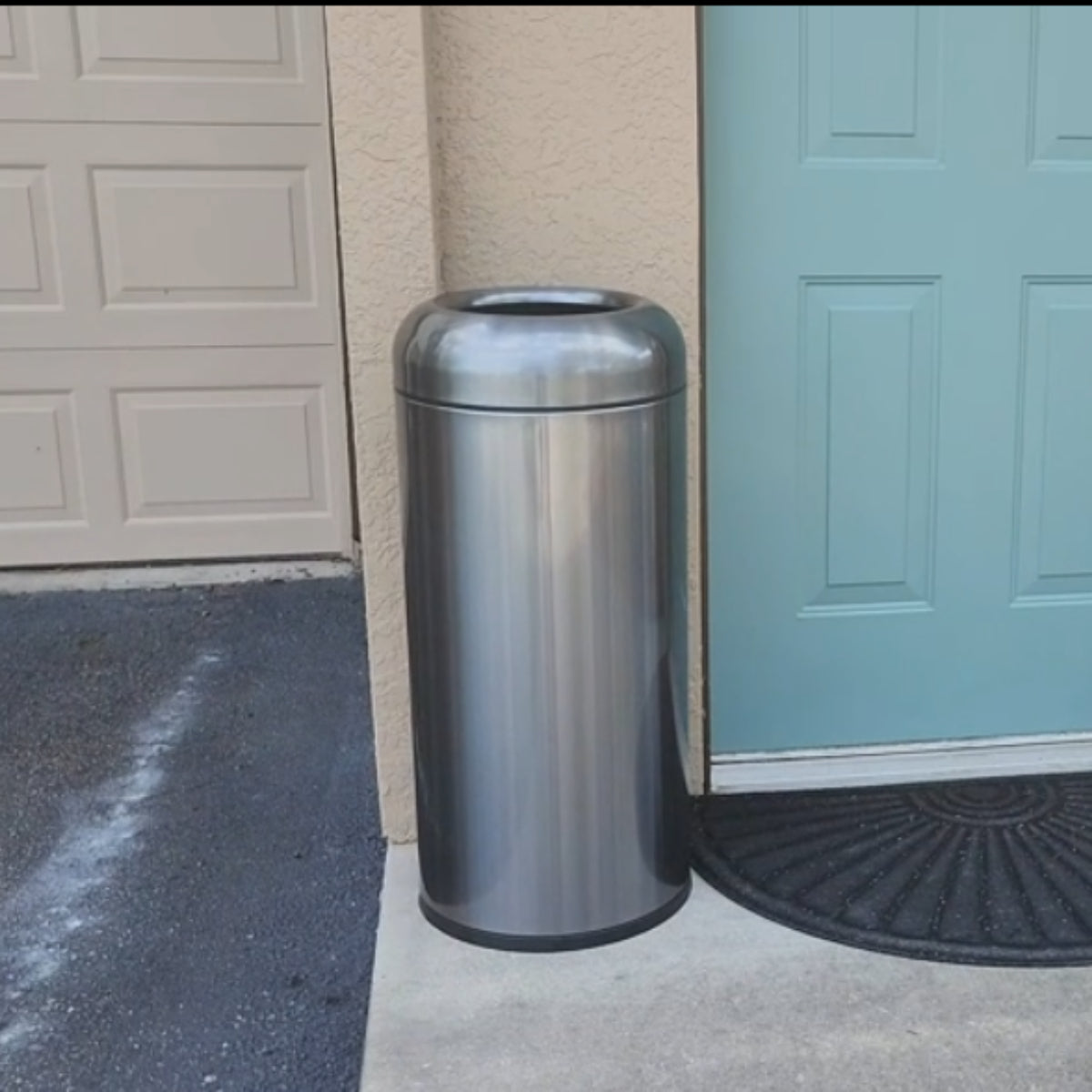 restaurant trash can, lobby trash cans